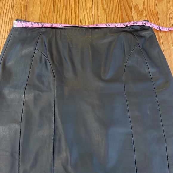 Danier Italian Leather High Waist Pencil Skirt w Back Slit, Black, sz 6 - Picture 11 of 14